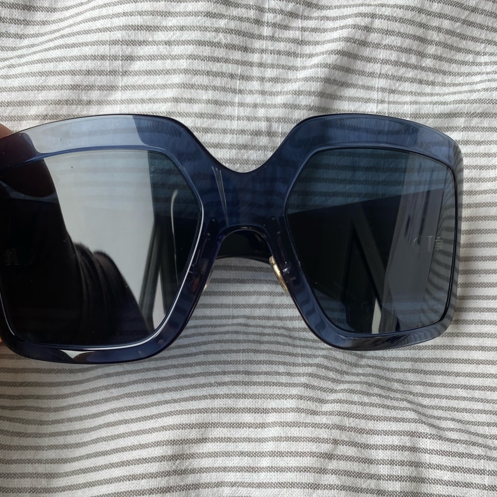 Over sized navy blue dior sunglasses